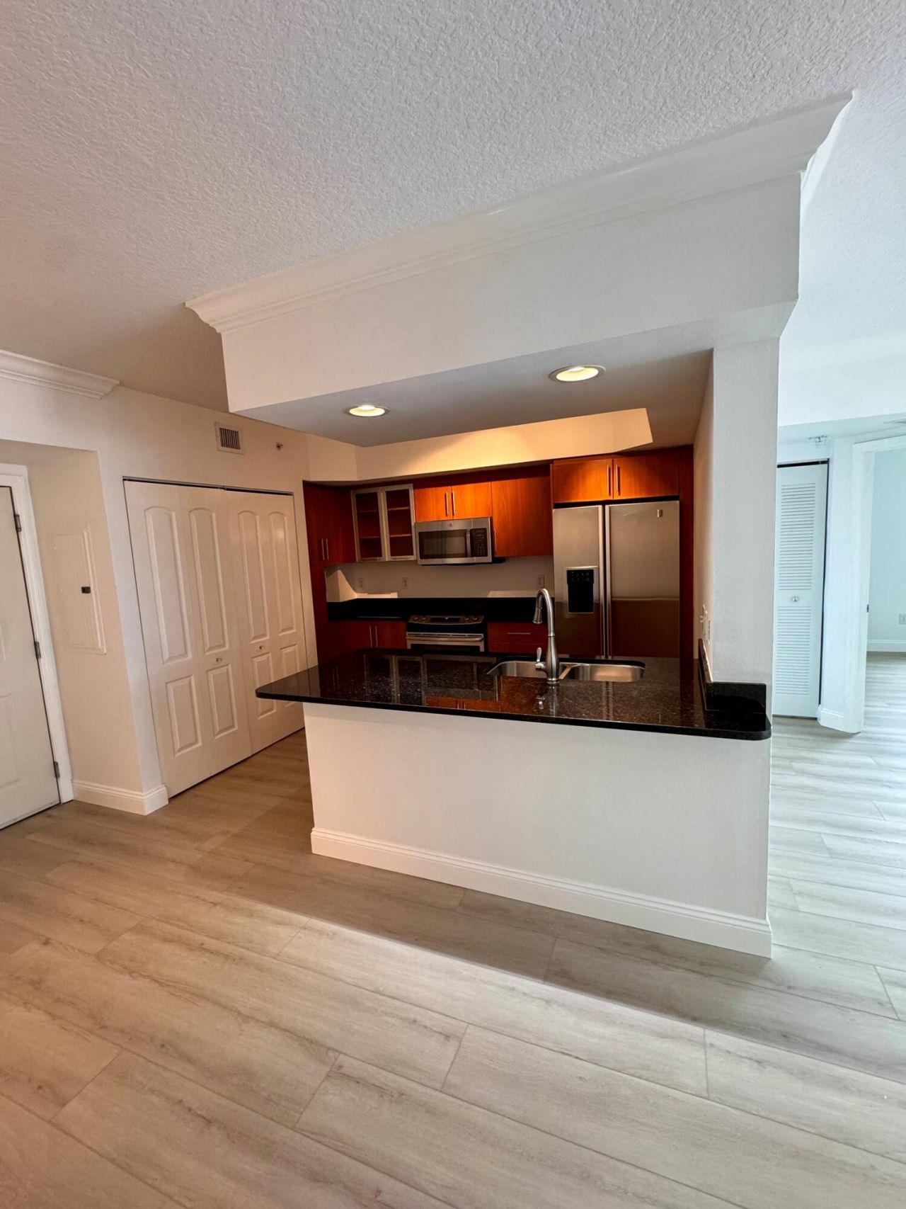 600 S Dixie Highway, Unit 533, West Palm Beach, FL 33401 Photo