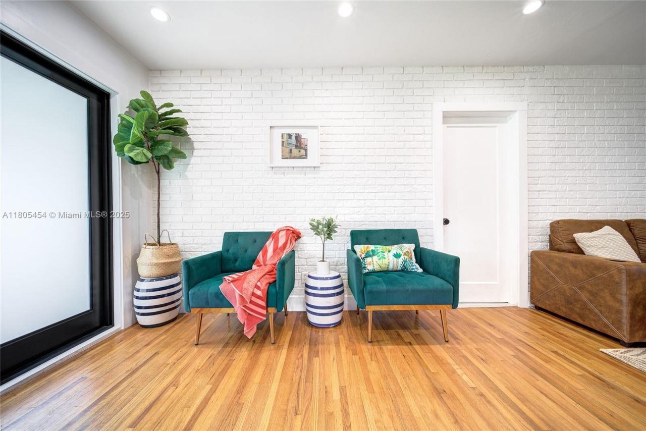 13801 NE 1st Ave, Miami, FL 33161 Photo