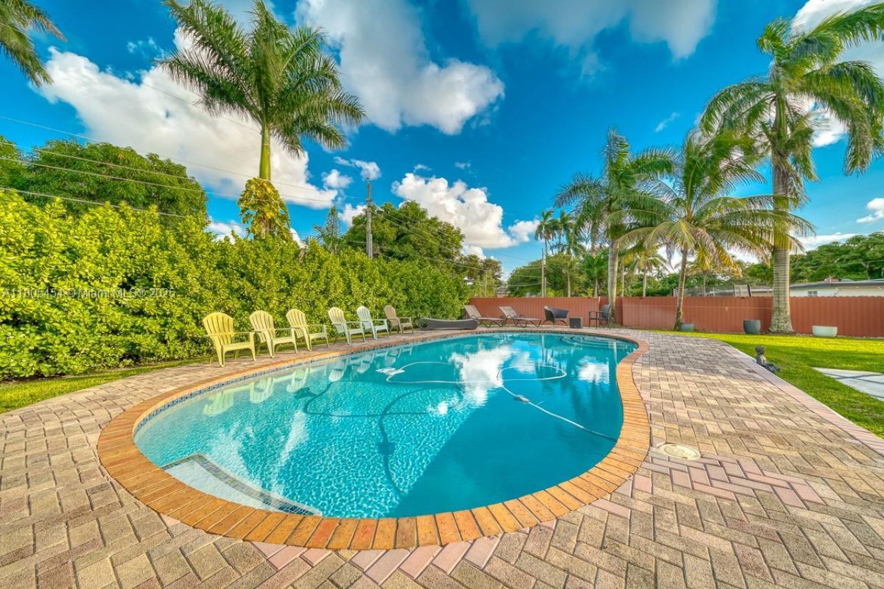 13801 NE 1st Ave, Miami, FL 33161 Photo