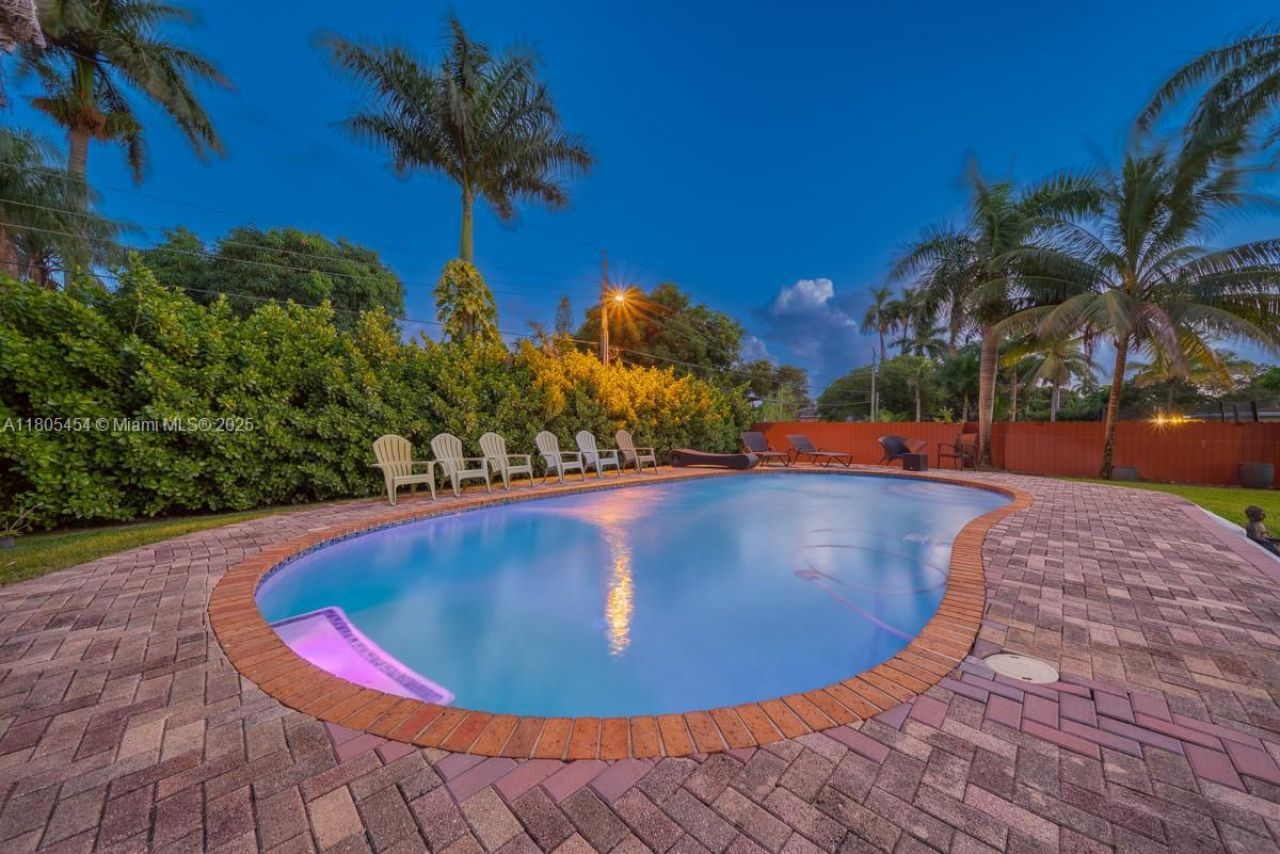 13801 NE 1st Ave, Miami, FL 33161 Photo