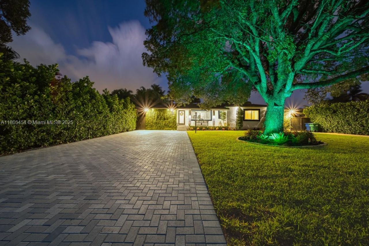 13801 NE 1st Ave, Miami, FL 33161 Photo