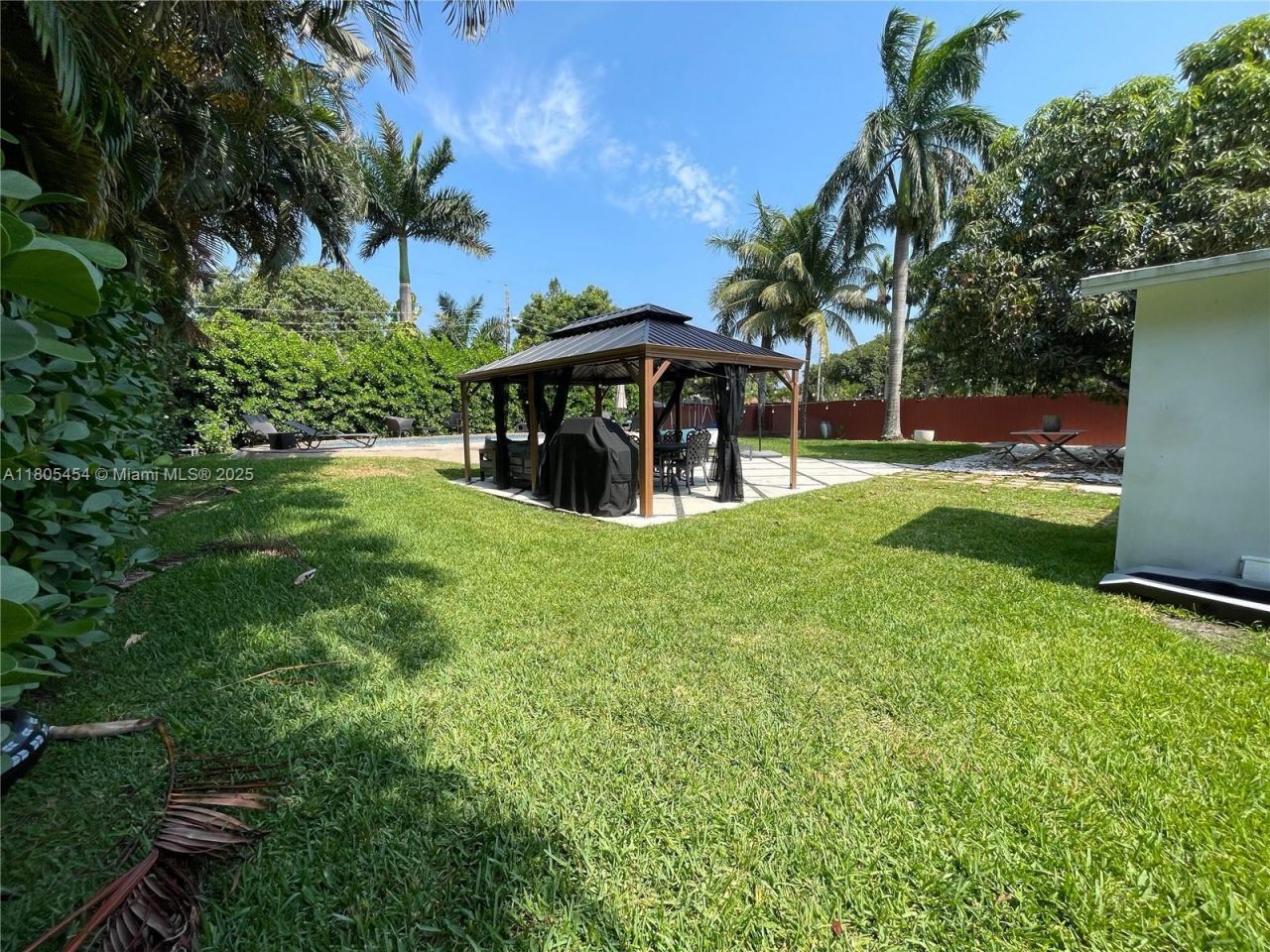 13801 NE 1st Ave, Miami, FL 33161 Photo