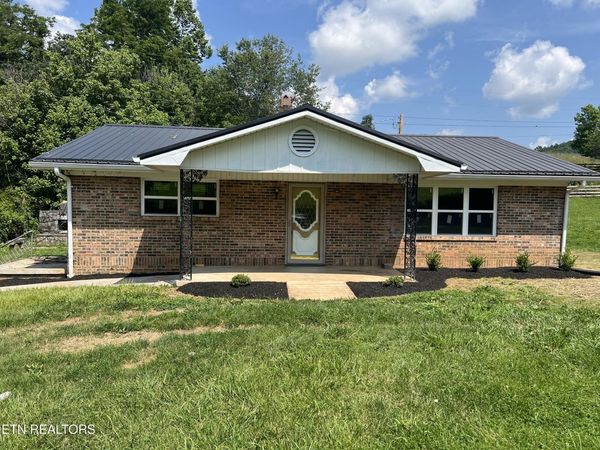 320 Speaks Br Rd, Rose Hill, VA 24281