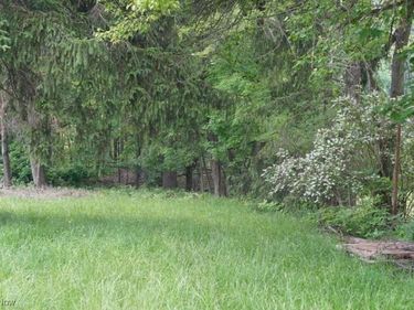 7228 Grove Avenue, Oakwood Village, OH 44146