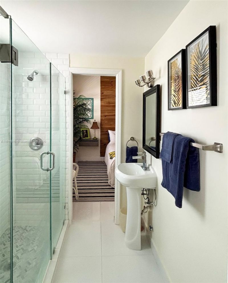 335 Ocean Dr, Unit 114, Miami Beach, FL 33139 Photo