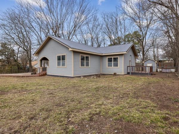 305 E Laurel Street, Hugo, OK 74743