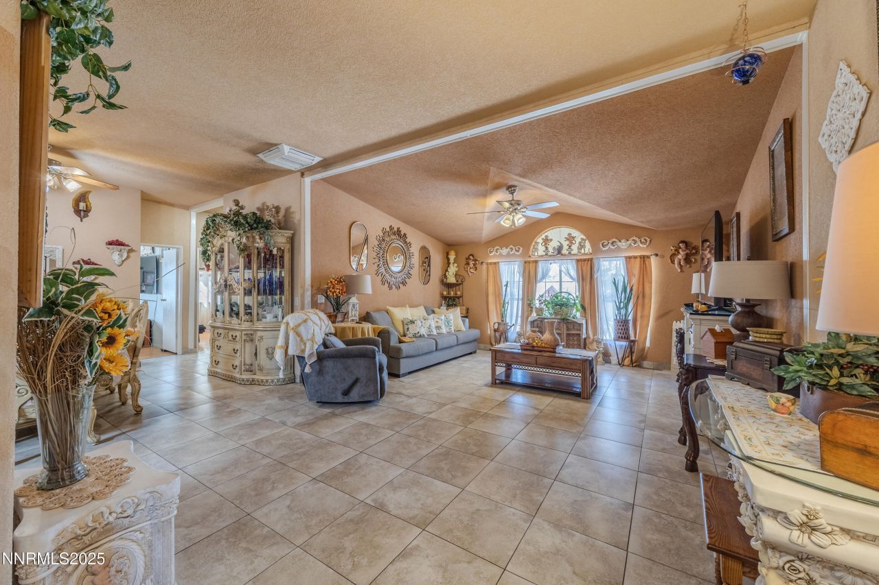530 E 2nd Avenue, Sun Valley, NV 89433 Photo