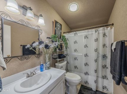 530 E 2nd Avenue, Sun Valley, NV 89433 Photo