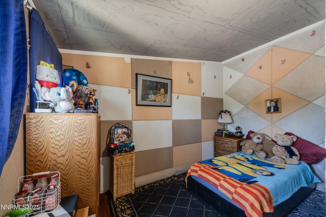 530 E 2nd Avenue, Sun Valley, NV 89433 Photo