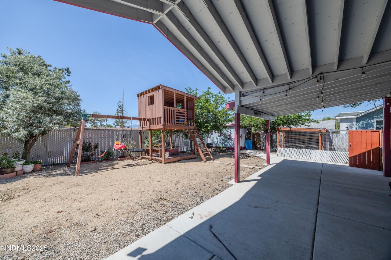 530 E 2nd Avenue, Sun Valley, NV 89433 Photo