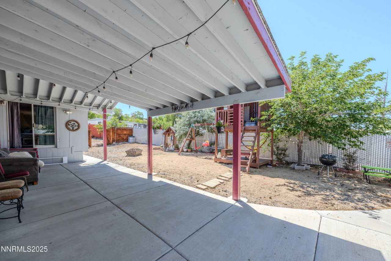 530 E 2nd Avenue, Sun Valley, NV 89433 Photo