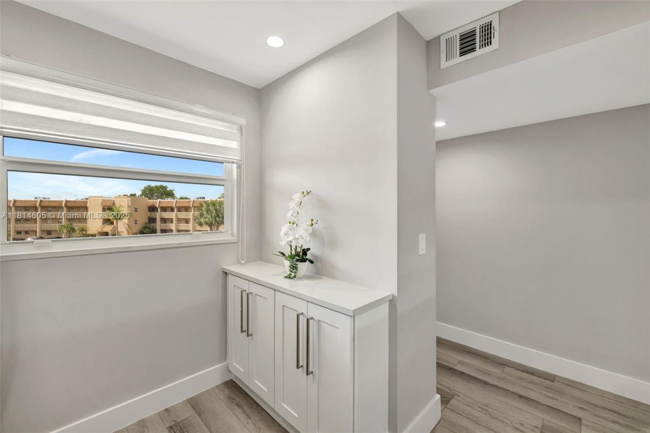 6800 Royal Palm Blvd, Unit 302F, Margate, FL 33063 Photo