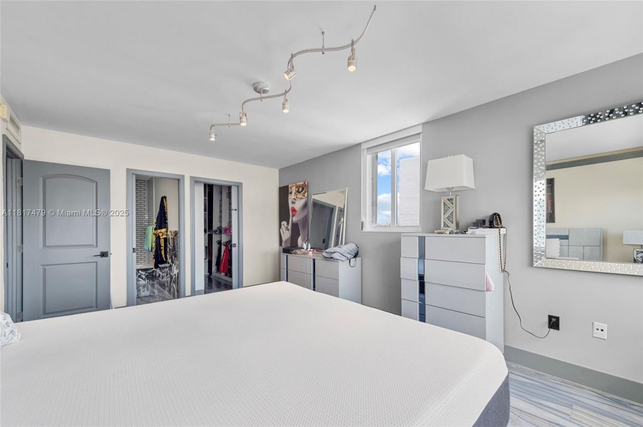 1345 Lincoln Rd, Unit 1105, Miami Beach, FL 33139 Photo