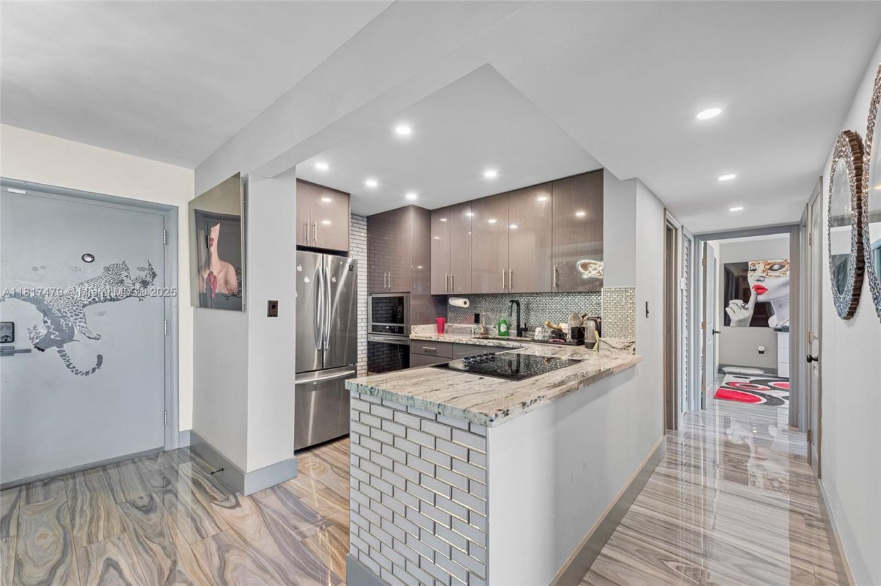 1345 Lincoln Rd, Unit 1105, Miami Beach, FL 33139 Photo