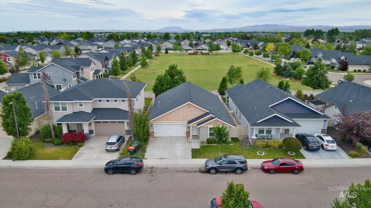 110 W Yosemite St, Meridian, ID 83646 Main Photo