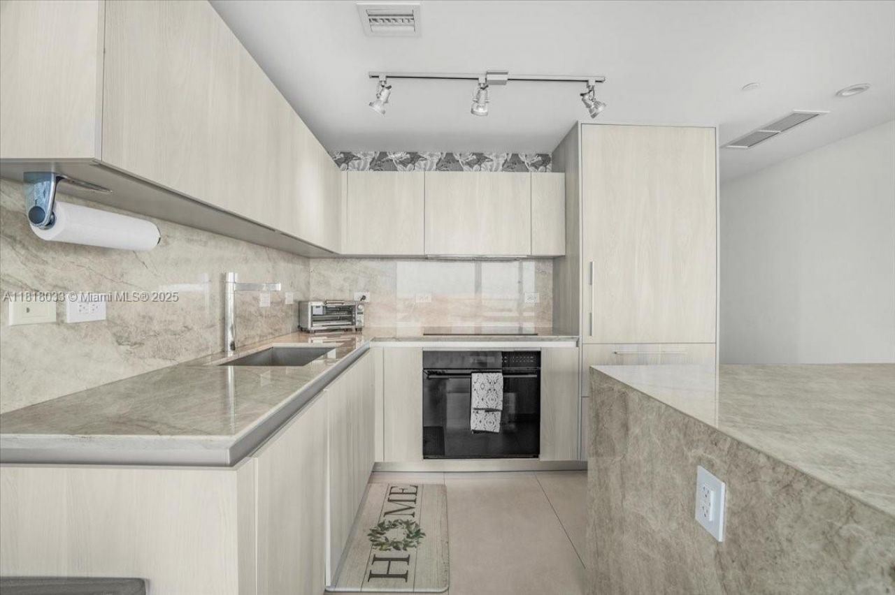 3131 NE 7th Ave, Unit 3306, Miami, FL 33137 Photo