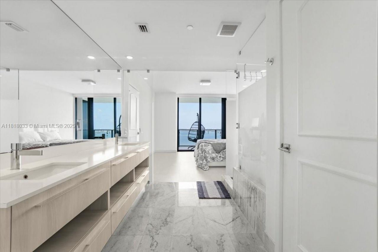 3131 NE 7th Ave, Unit 3306, Miami, FL 33137 Photo