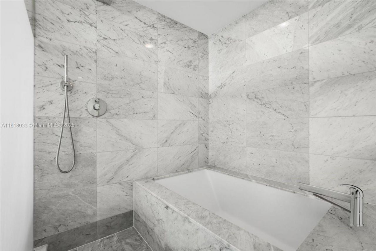 3131 NE 7th Ave, Unit 3306, Miami, FL 33137 Photo