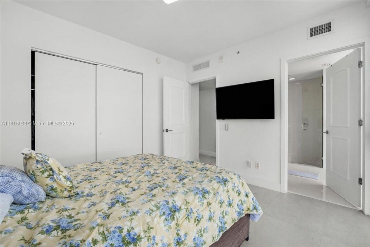 3131 NE 7th Ave, Unit 3306, Miami, FL 33137 Photo