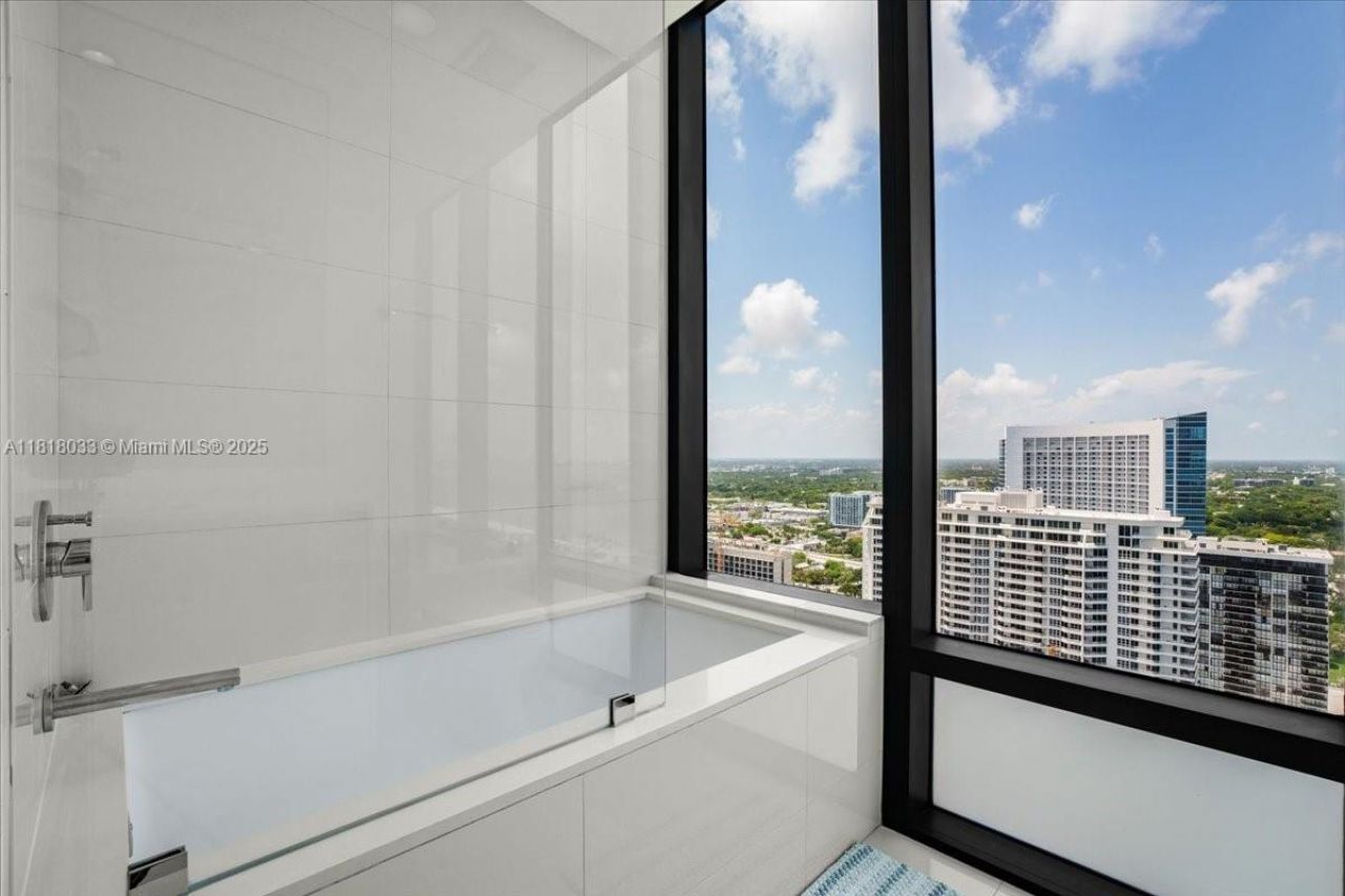 3131 NE 7th Ave, Unit 3306, Miami, FL 33137 Photo