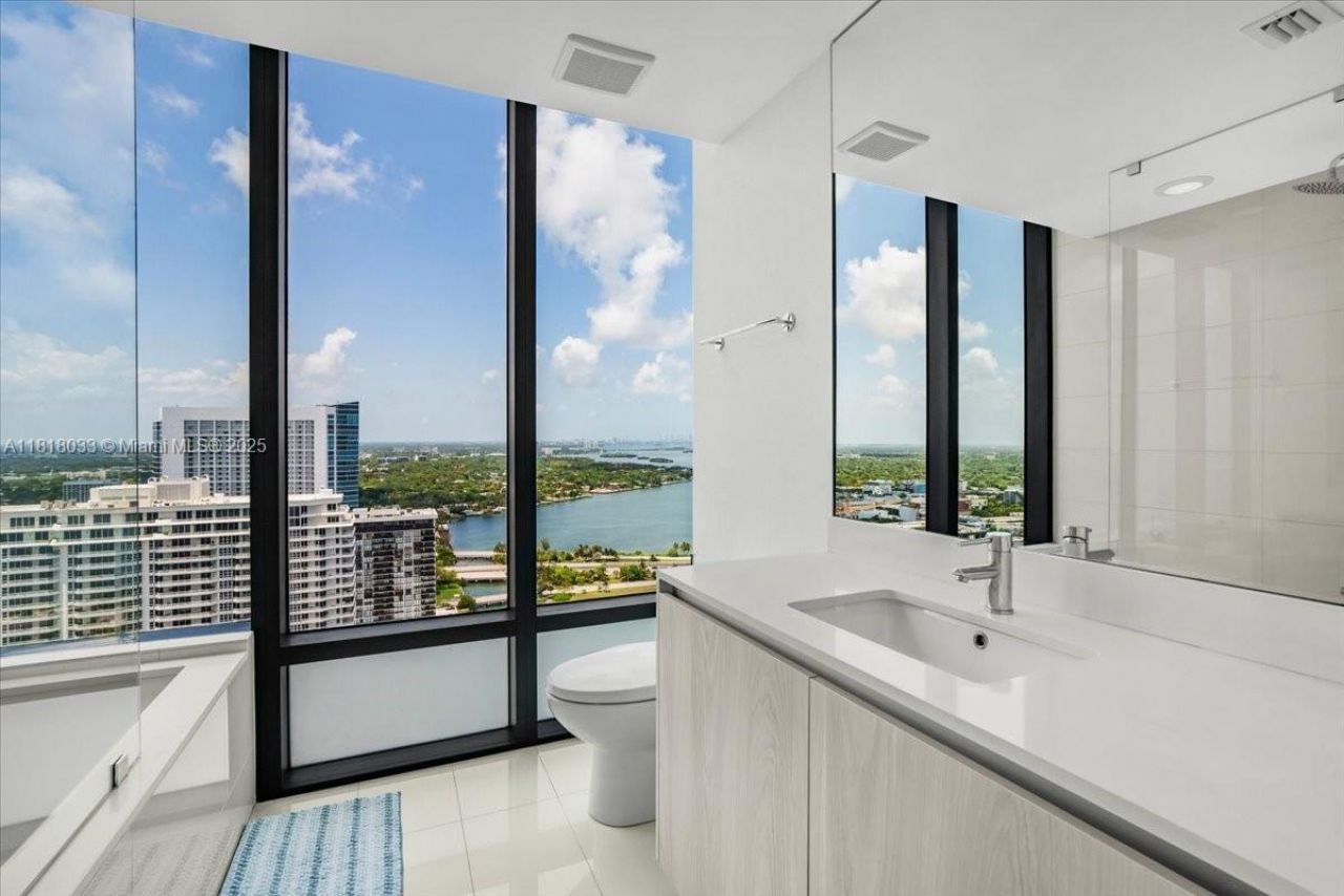 3131 NE 7th Ave, Unit 3306, Miami, FL 33137 Photo