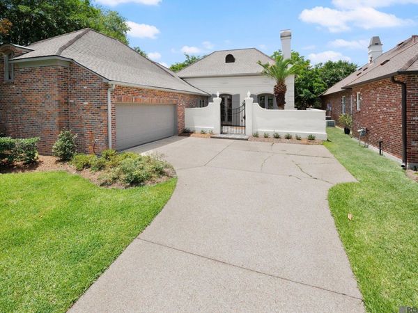 19516 Cape Hart Ct, Baton Rouge, LA 70809