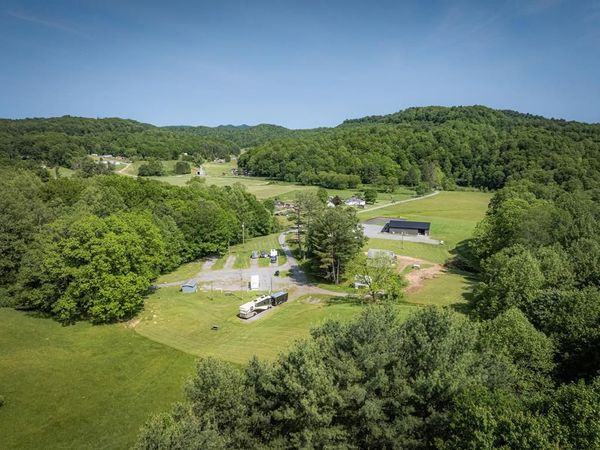 45 Winery Lane, SUMMERSVILLE, WV 26651