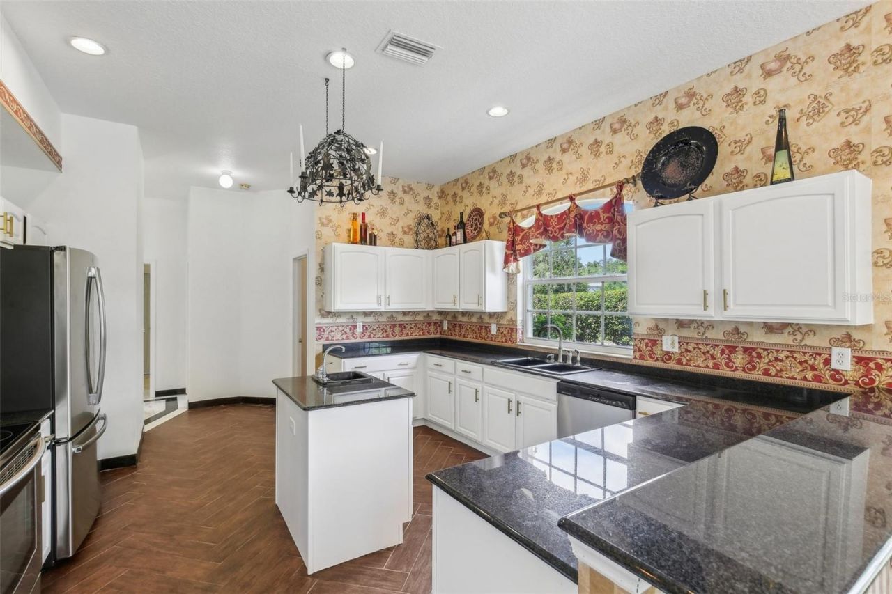 3062 Sutton Woods Drive, Plant City, FL 33566 Photo