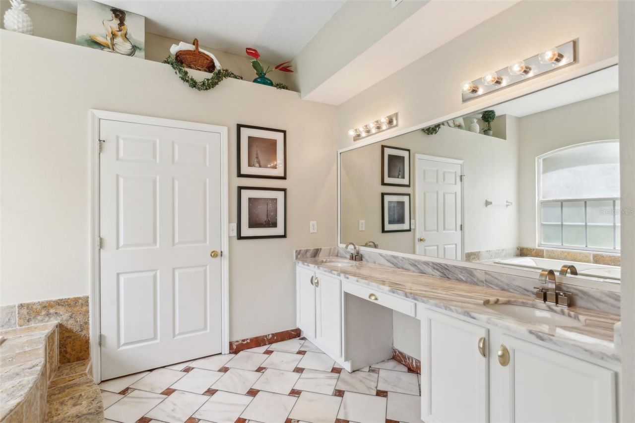 3062 Sutton Woods Drive, Plant City, FL 33566 Photo