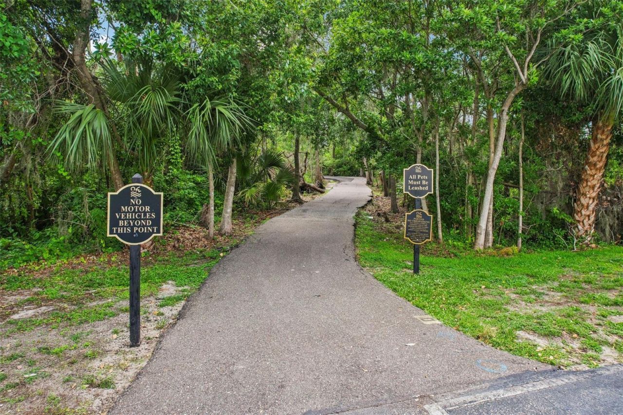 3062 Sutton Woods Drive, Plant City, FL 33566 Photo