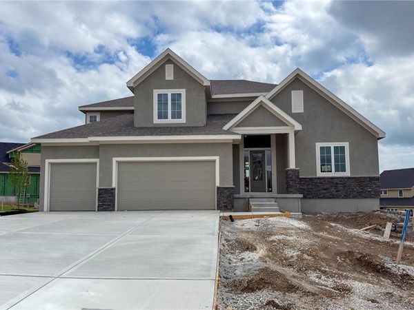 22077 W 99th Terrace, Lenexa, KS 66220