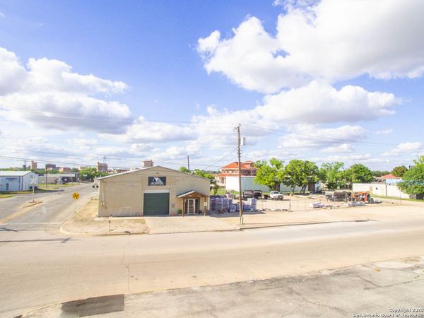 26 W Washington Dr, San Angelo, TX 76903