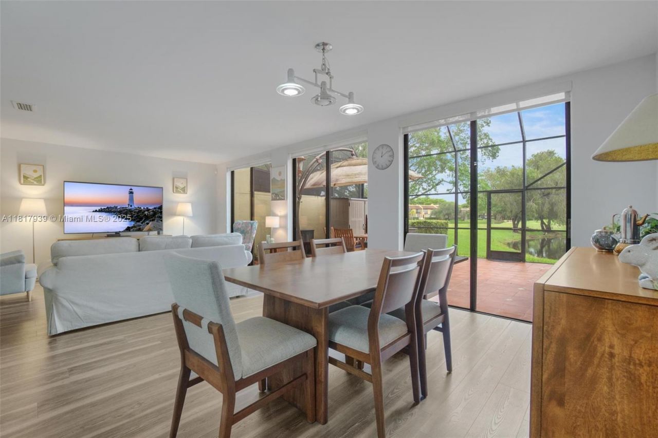 3643 Estepona Ave, Unit B28-A, Doral, FL 33178 Photo