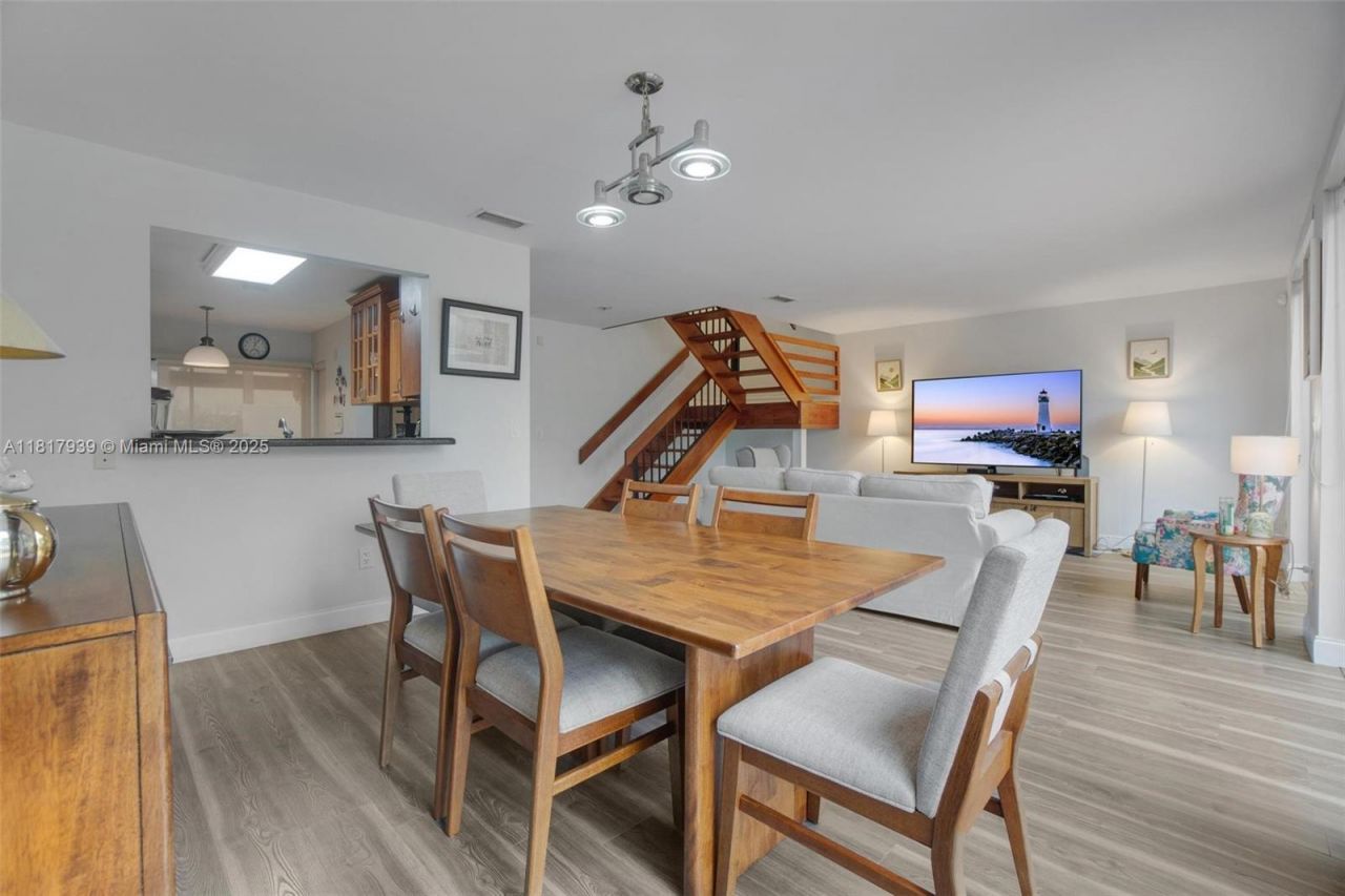 3643 Estepona Ave, Unit B28-A, Doral, FL 33178 Photo