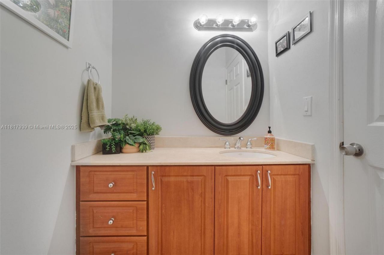 3643 Estepona Ave, Unit B28-A, Doral, FL 33178 Photo