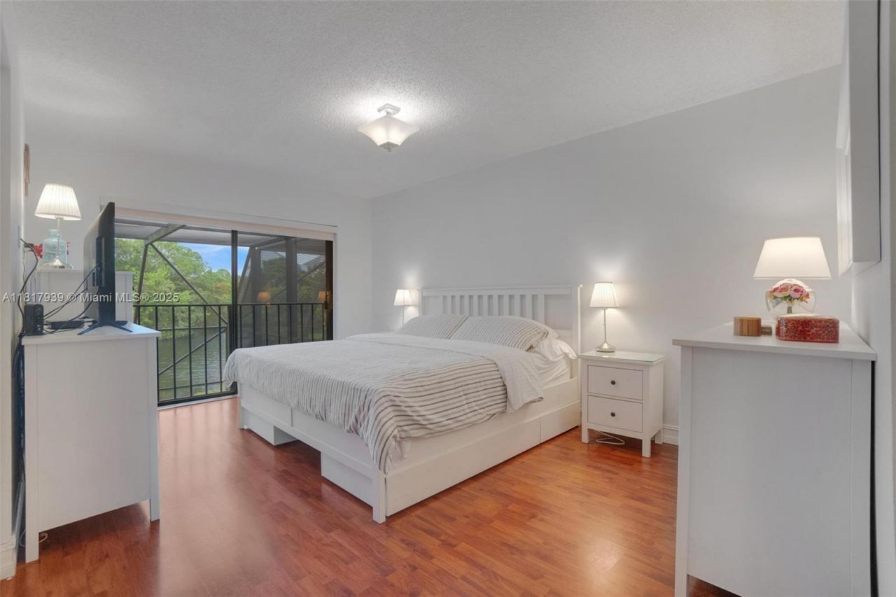 3643 Estepona Ave, Unit B28-A, Doral, FL 33178 Photo