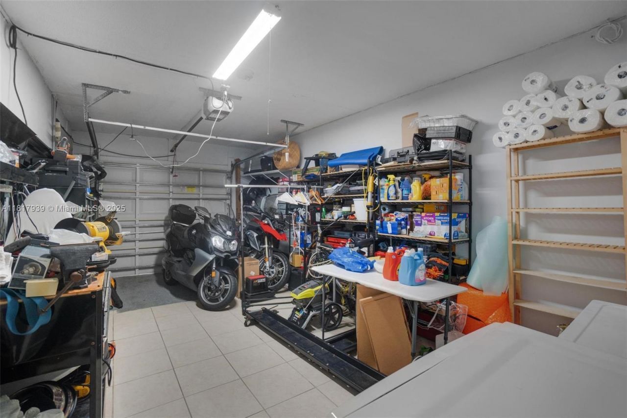 3643 Estepona Ave, Unit B28-A, Doral, FL 33178 Photo