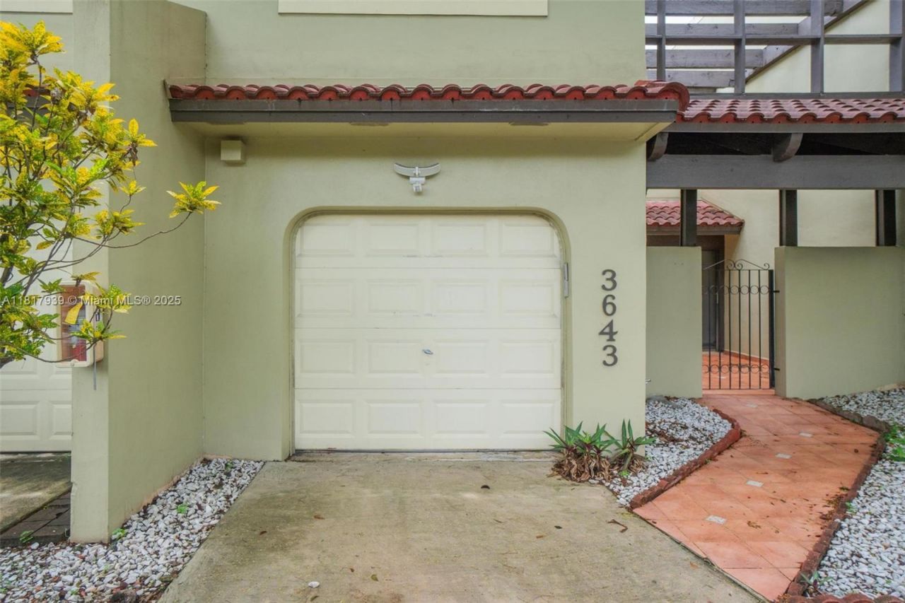 3643 Estepona Ave, Unit B28-A, Doral, FL 33178 Photo