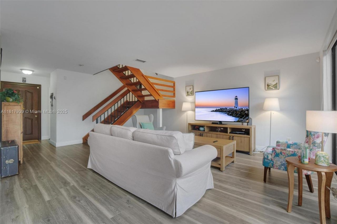 3643 Estepona Ave, Unit B28-A, Doral, FL 33178 Photo