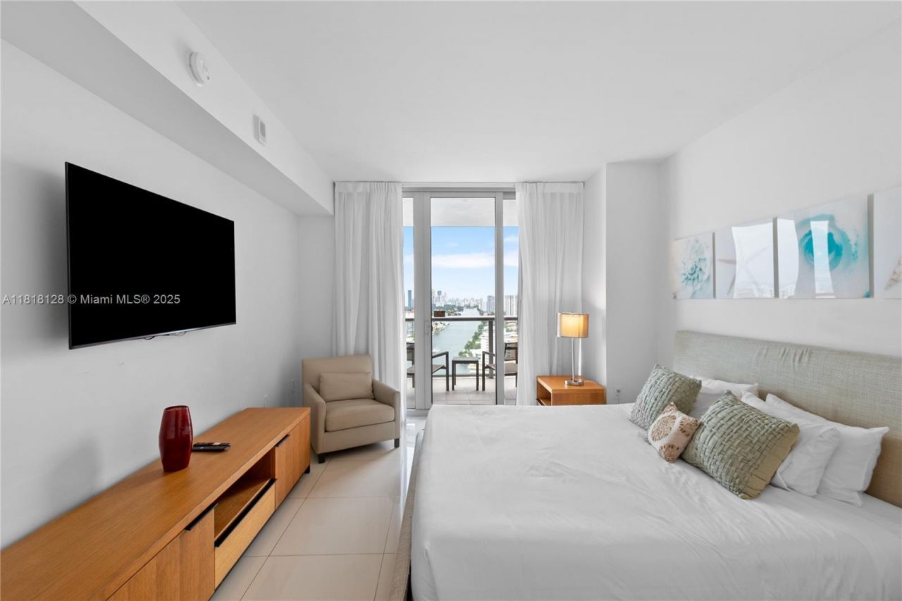 2602 E Hallandale Beach Blvd, Unit R2805, Hallandale Beach, FL 33009 Photo