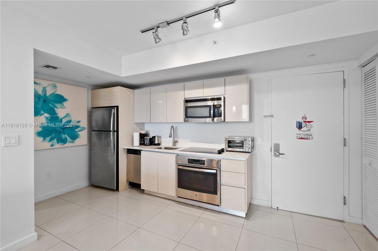 2602 E Hallandale Beach Blvd, Unit R2805, Hallandale Beach, FL 33009 Photo