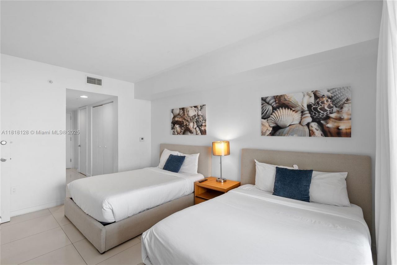 2602 E Hallandale Beach Blvd, Unit R2805, Hallandale Beach, FL 33009 Photo