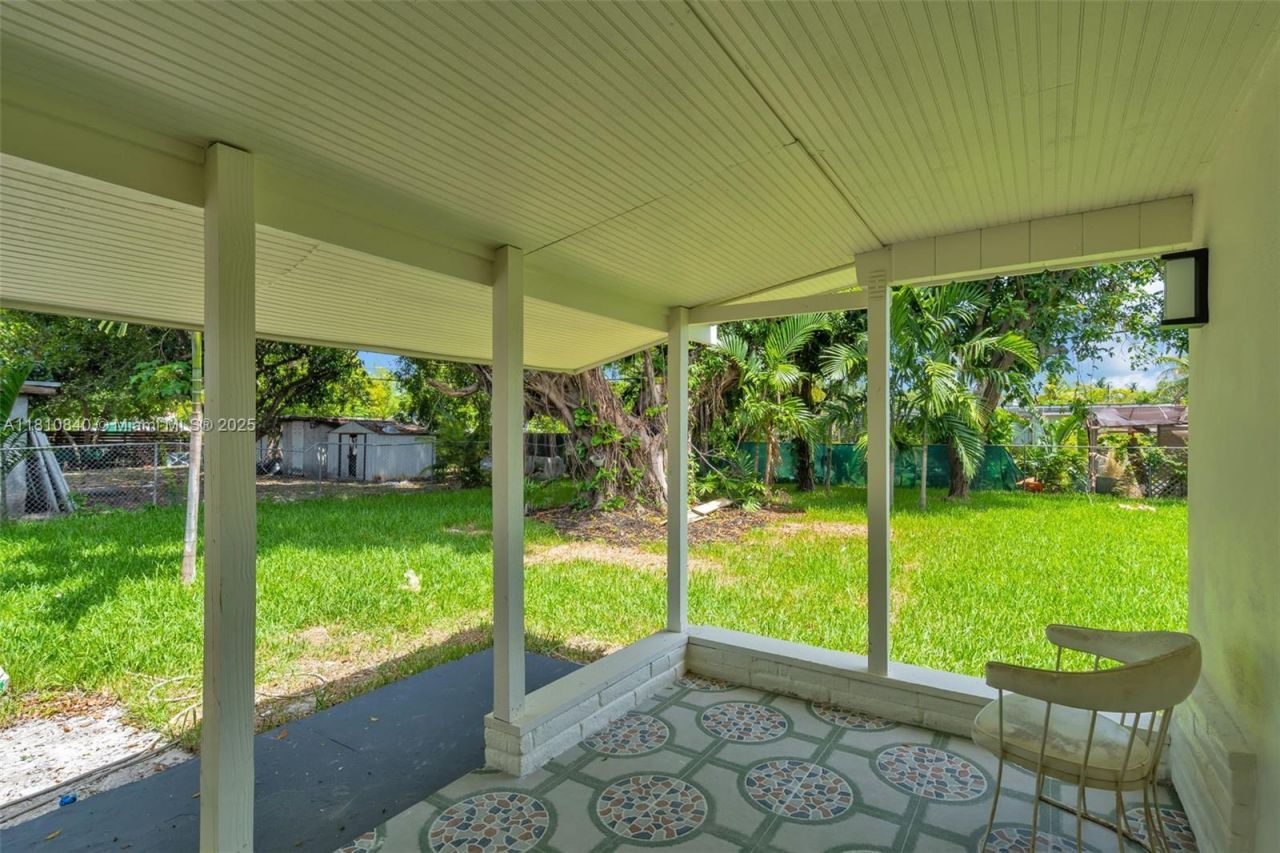 1010 NE 140th St, North Miami, FL 33161 Photo