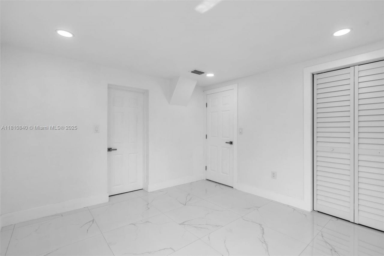 1010 NE 140th St, North Miami, FL 33161 Photo