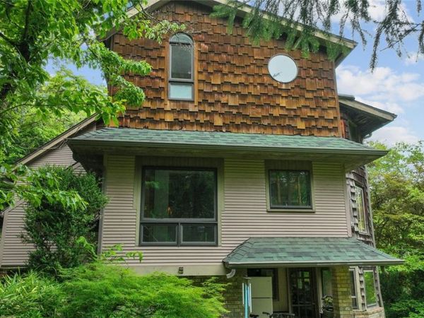 5 Alexander Street, Eureka Springs, AR 72632