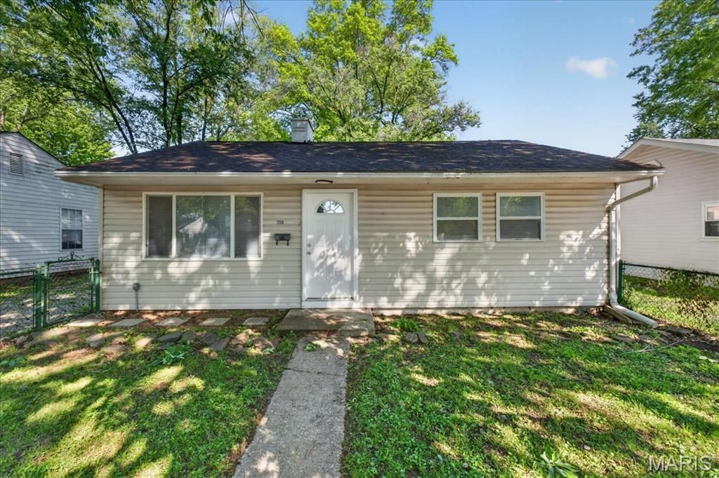 1150 Lilac Drive, Belleville, IL 62220 Main Photo