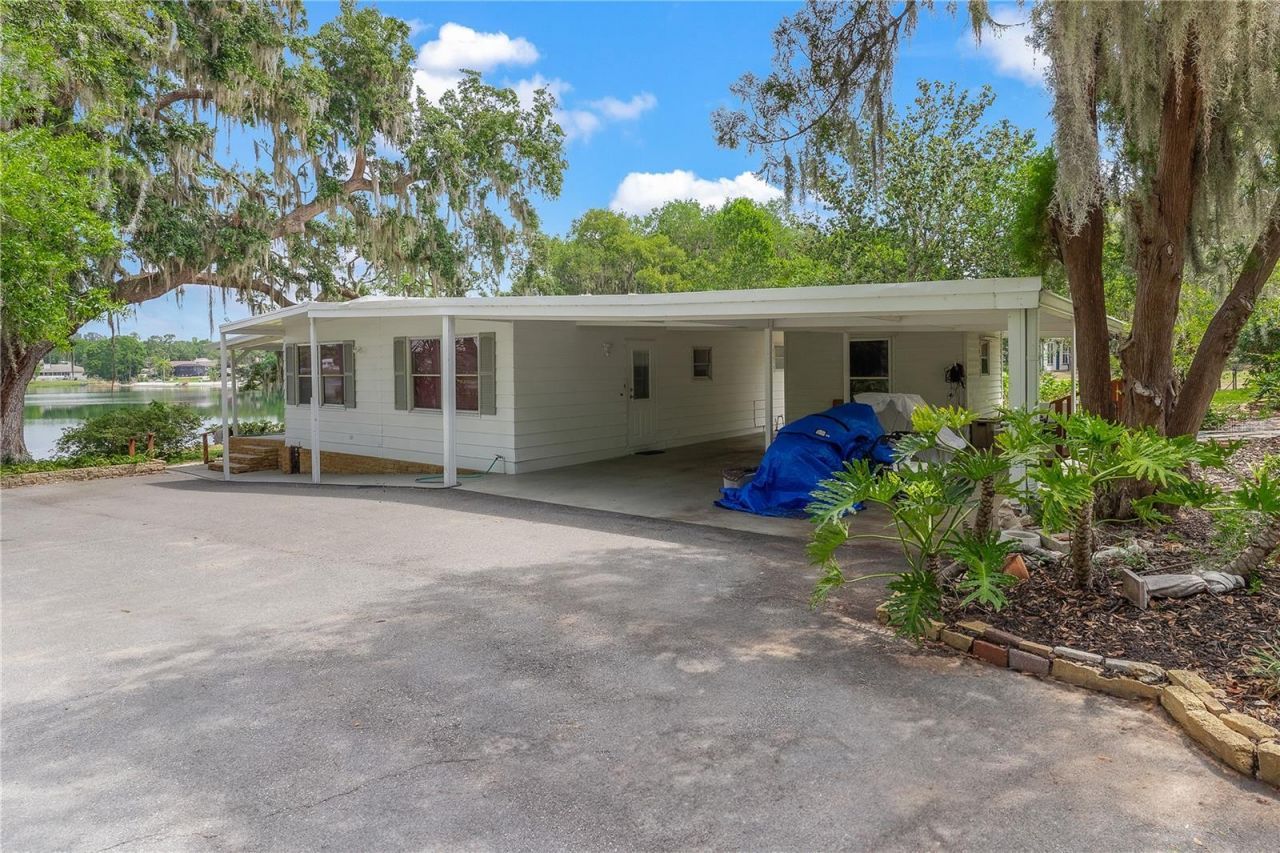 1451 Osceola Avenue, Tavares, FL 32778 Photo