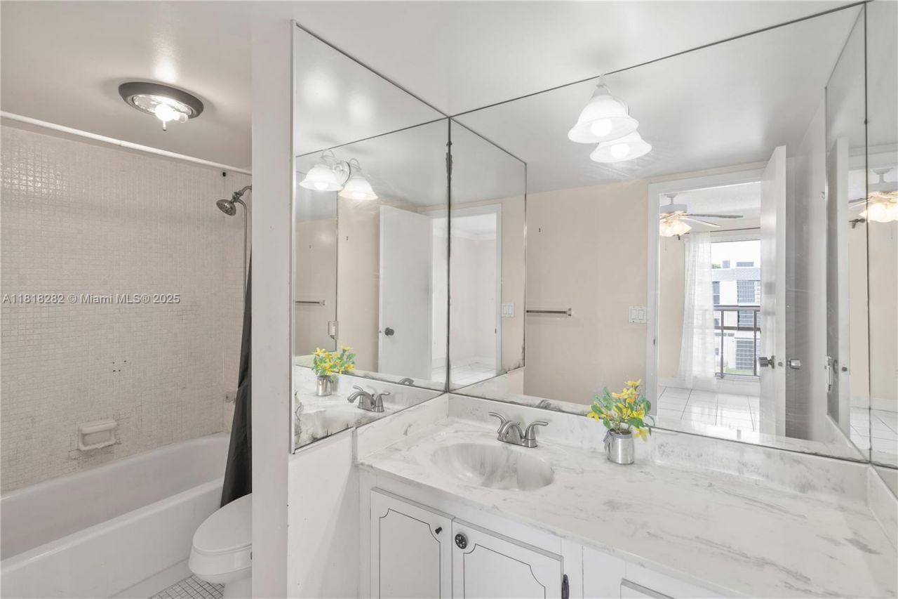 8350 Sands Point Blvd, Unit E309, Tamarac, FL 33321 Photo