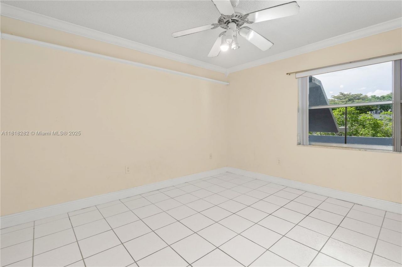 8350 Sands Point Blvd, Unit E309, Tamarac, FL 33321 Photo
