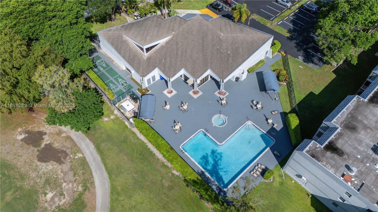 8350 Sands Point Blvd, Unit E309, Tamarac, FL 33321 Photo